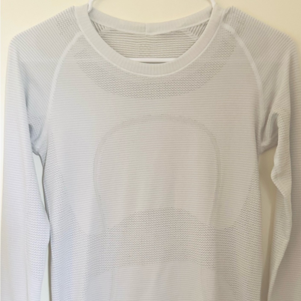 ❌SOLD❌ Lululemon Swiftly Tech Long Sleeve Crew Top, Size 6 - Picture 2 of 4